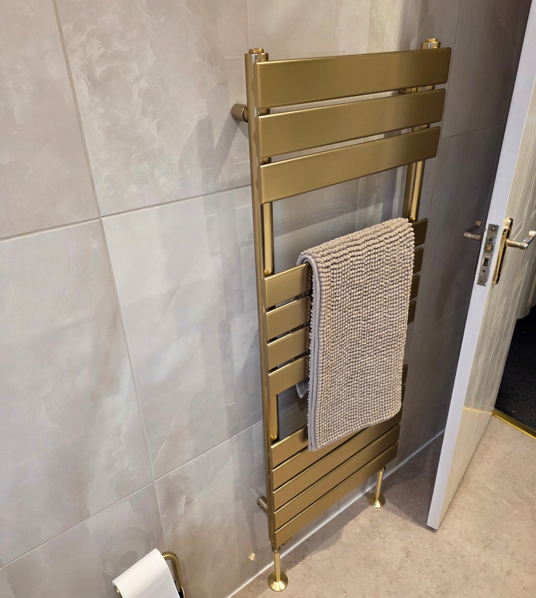 Luxury Bathroom with Gold Brassware detail 4